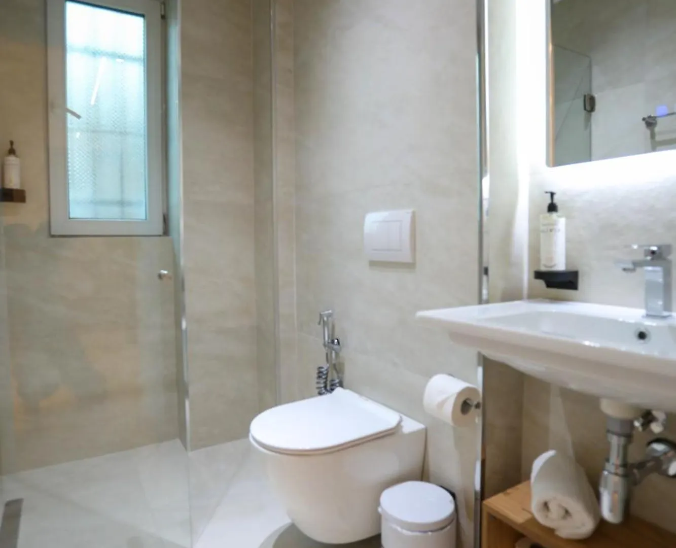 Hotel apartamentowy Divos Apartments Wlora