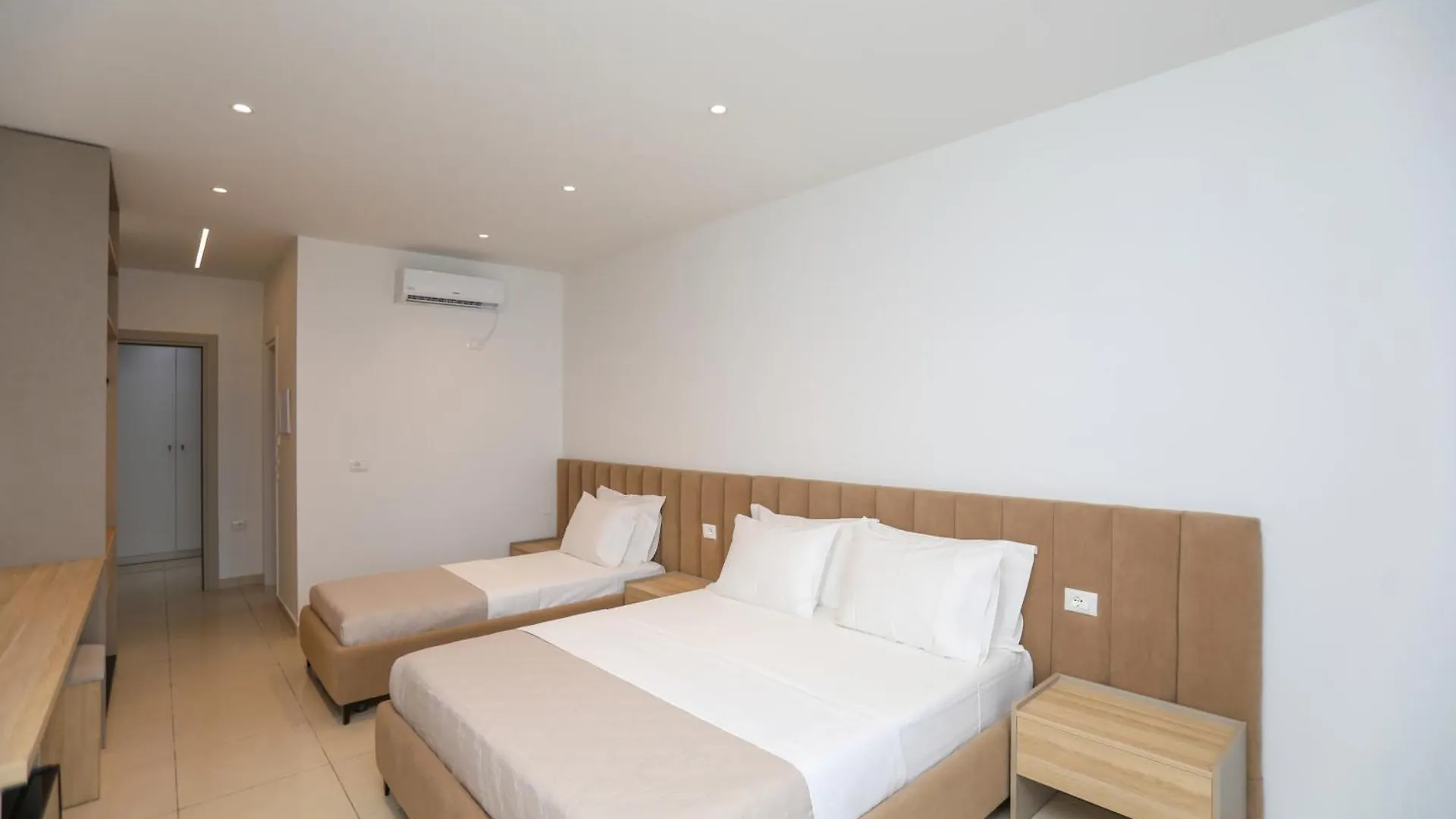 Divos Apartments Wlora Hotel apartamentowy