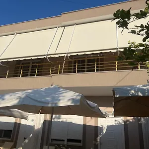 Roel 1 -apartments Near The Appartamento